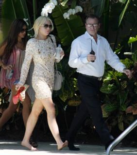 Lindsay Lohan feet photo thumbnail