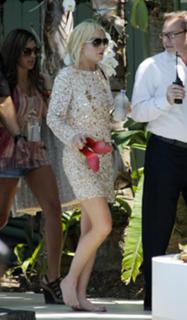 Lindsay Lohan feet photo thumbnail