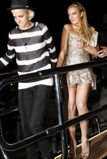 Lindsay Lohan feet photo thumbnail