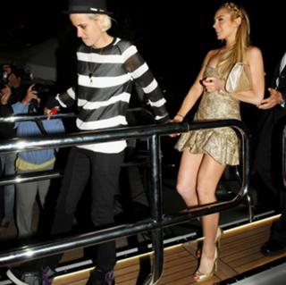 Lindsay Lohan feet photo thumbnail