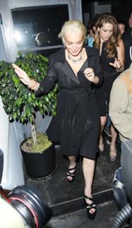 Lindsay Lohan feet photo thumbnail