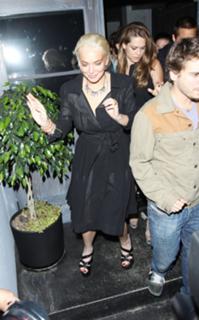 Lindsay Lohan feet photo thumbnail