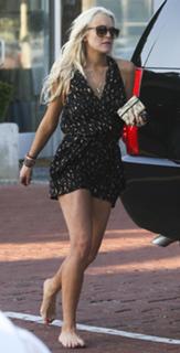 Lindsay Lohan feet photo thumbnail