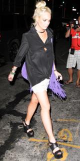 Lindsay Lohan feet photo thumbnail