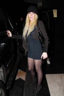 Lindsay Lohan feet photo thumbnail