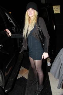 Lindsay Lohan feet photo thumbnail