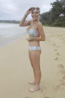 Lindsay Lohan feet photo thumbnail