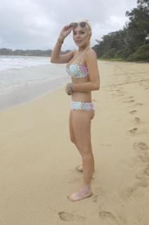 Lindsay Lohan feet photo thumbnail