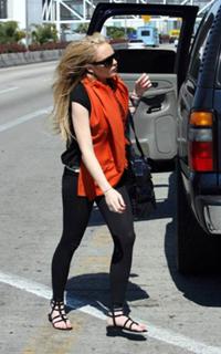 Lindsay Lohan feet photo thumbnail