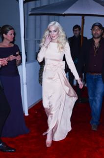 Lindsay Lohan feet photo thumbnail