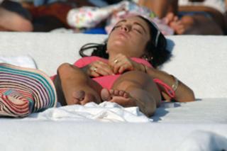 Lindsay Lohan feet photo thumbnail