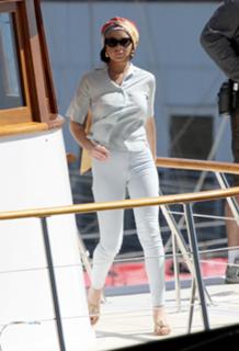 Lindsay Lohan feet photo thumbnail