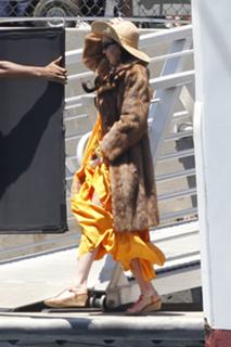 Lindsay Lohan feet photo thumbnail