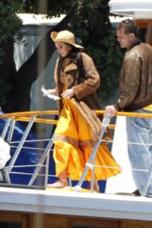 Lindsay Lohan feet photo thumbnail