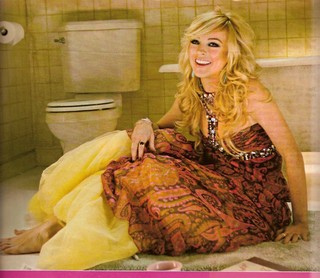 Lindsay Lohan feet photo thumbnail