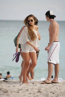 Lindsay Lohan feet photo thumbnail
