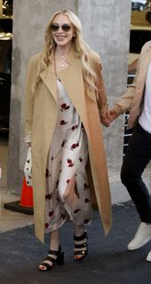 Lindsay Lohan feet photo thumbnail