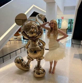 Lindsay Lohan feet photo thumbnail