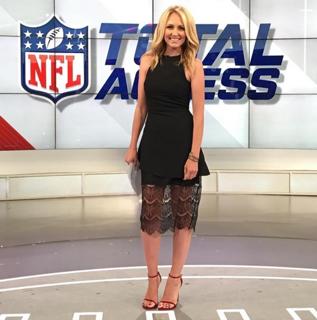 Lindsay Rhodes feet photo 12