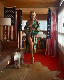 Lindsay Sawyer feet photo 8