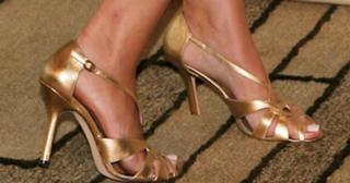 Lindsay Sloane feet photo thumbnail