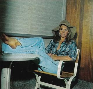 Lindsay Wagner feet photo thumbnail