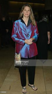 Lindsay Wagner feet photo thumbnail