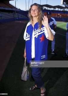 Lindsay Wagner feet photo thumbnail