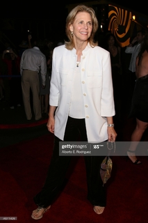 Lindsay Wagner feet photo thumbnail