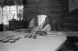 Lindsay Wagner feet photo thumbnail