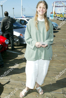 Lindsay Wagner feet photo thumbnail