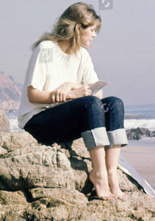 Lindsay Wagner feet photo thumbnail