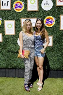 Lindsey Morgan feet photo thumbnail