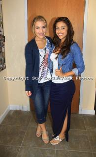 Lindsey Morgan feet photo thumbnail