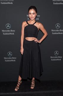 Lindsey Morgan feet photo thumbnail