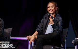 Lindsey Morgan feet photo thumbnail