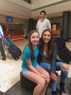 Lindsey Morgan feet photo thumbnail