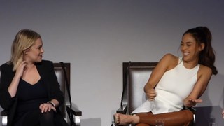 Lindsey Morgan feet photo thumbnail