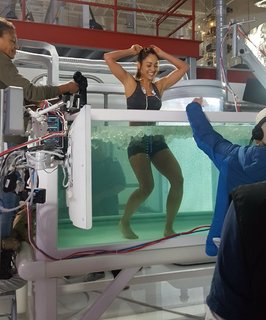 Lindsey Morgan feet photo thumbnail