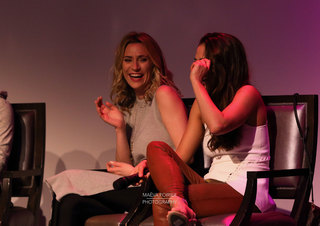 Lindsey Morgan feet photo thumbnail