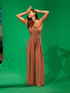Lindsey Morgan feet photo thumbnail