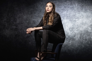Lindsey Morgan feet photo thumbnail