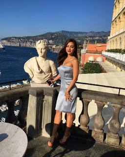 Lindsey Morgan feet photo thumbnail