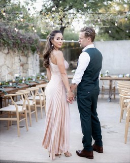 Lindsey Morgan feet photo thumbnail