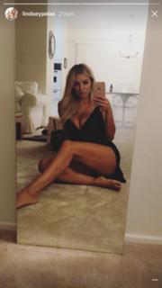Lindsey Pelas feet photo thumbnail