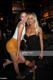 Lindsey Pelas feet photo thumbnail