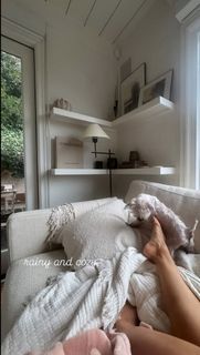 Lindsey Pelas feet photo thumbnail