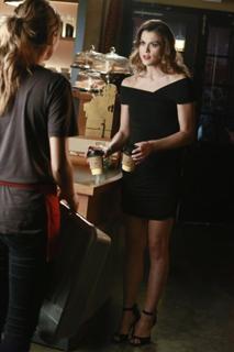 Lindsey Shaw feet photo thumbnail