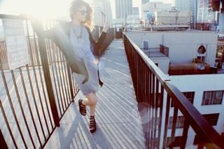 Lindsey Shaw feet photo thumbnail