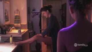 Lindsey Shaw feet photo thumbnail